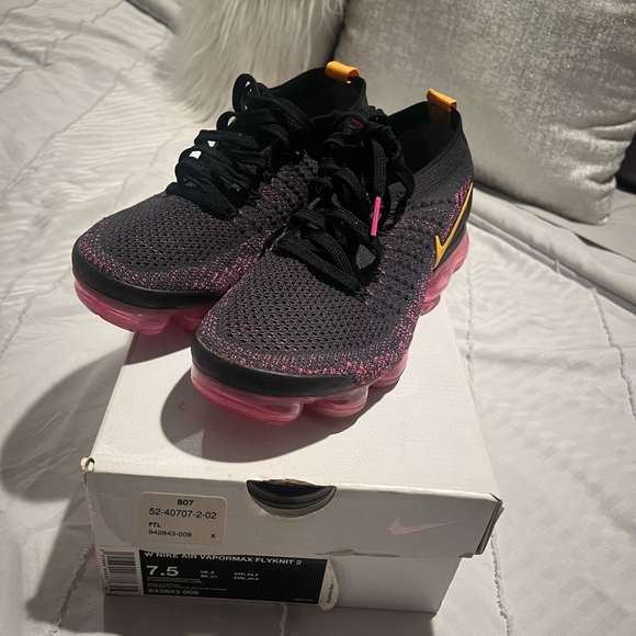 Nike Vapormax - Picture 3 of 5